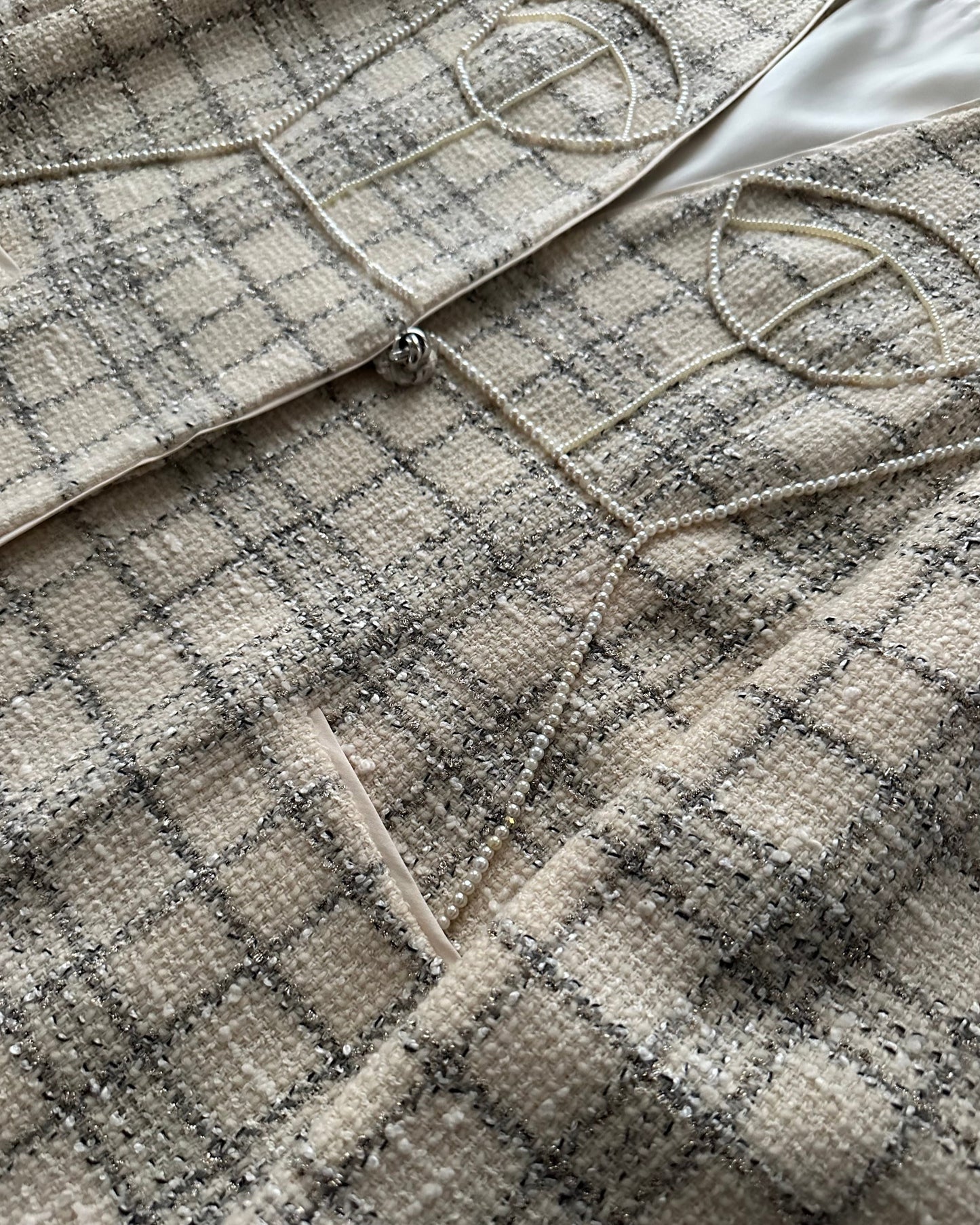 VINTAGE TWEED BLAZER WITH HAND-BEADED CORSET DESIGN